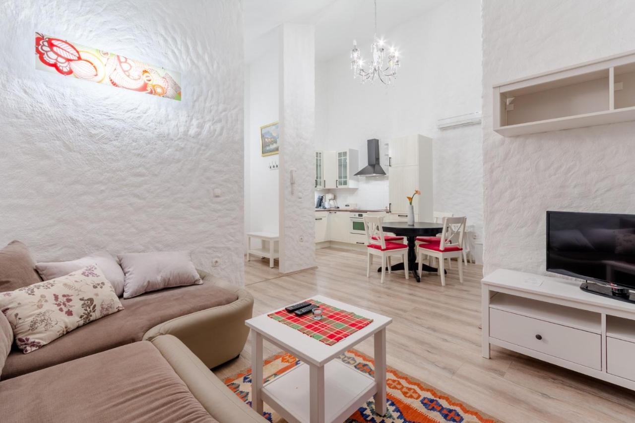Apartments Villa Kameja Donji Okrug  Bilik gambar